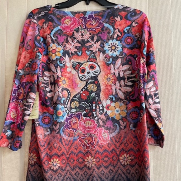 Women's Top - Picture 4 of 5